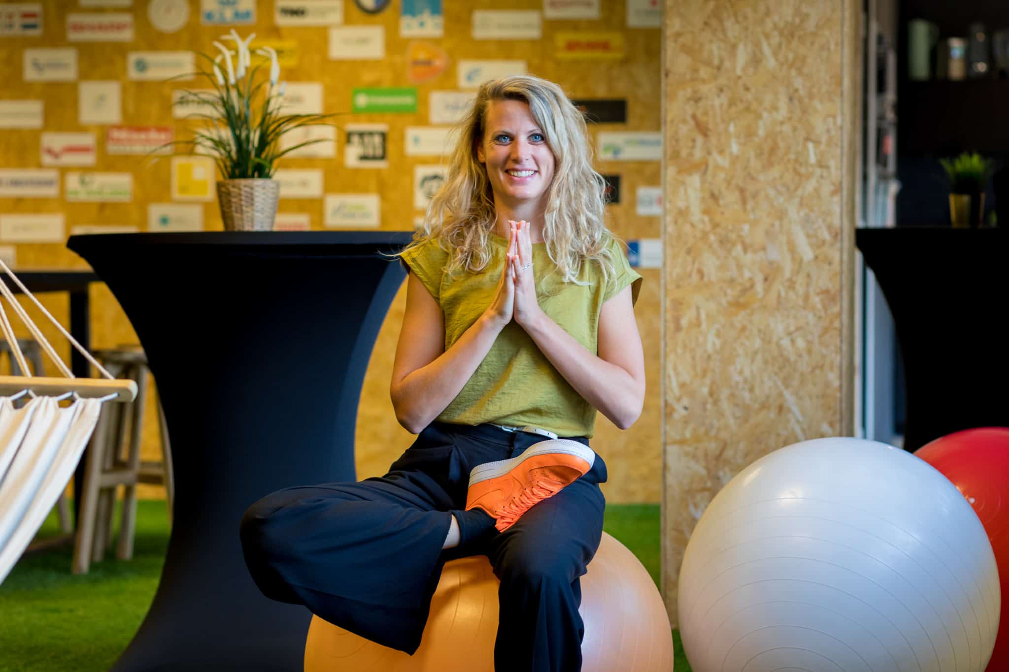 MoniekYogaopwerk Bedrijfsyoga